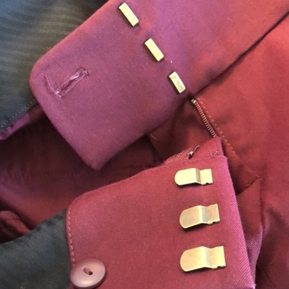 LOFT | Straight Leg Pleated Slacks in Merlot Red - Size 0 - Picture 6 of 6